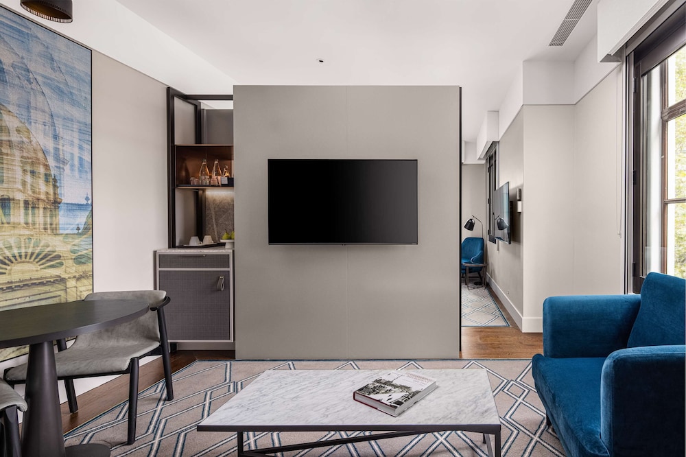 Hilton Melbourne Little Queen Street 27/62