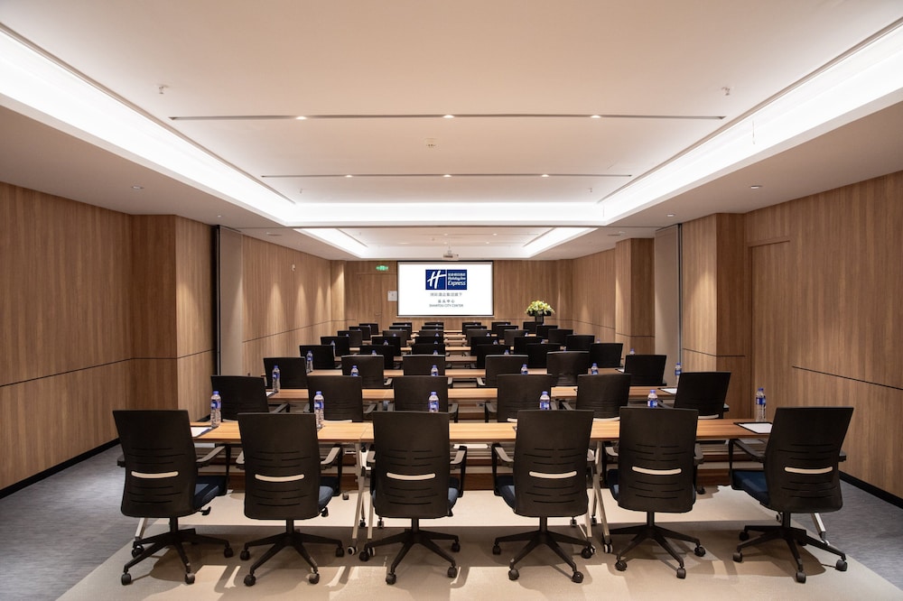 Holiday Inn Express Shantou City Center by IHG 27/29
