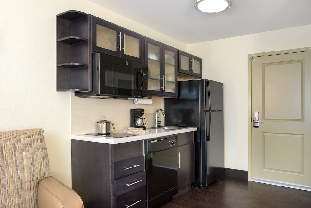 Candlewood Suites Columbia East 42/47