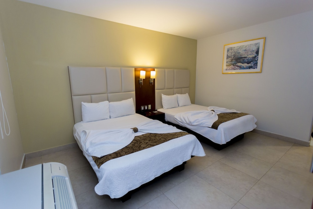 Av Inn Hotel 32/67