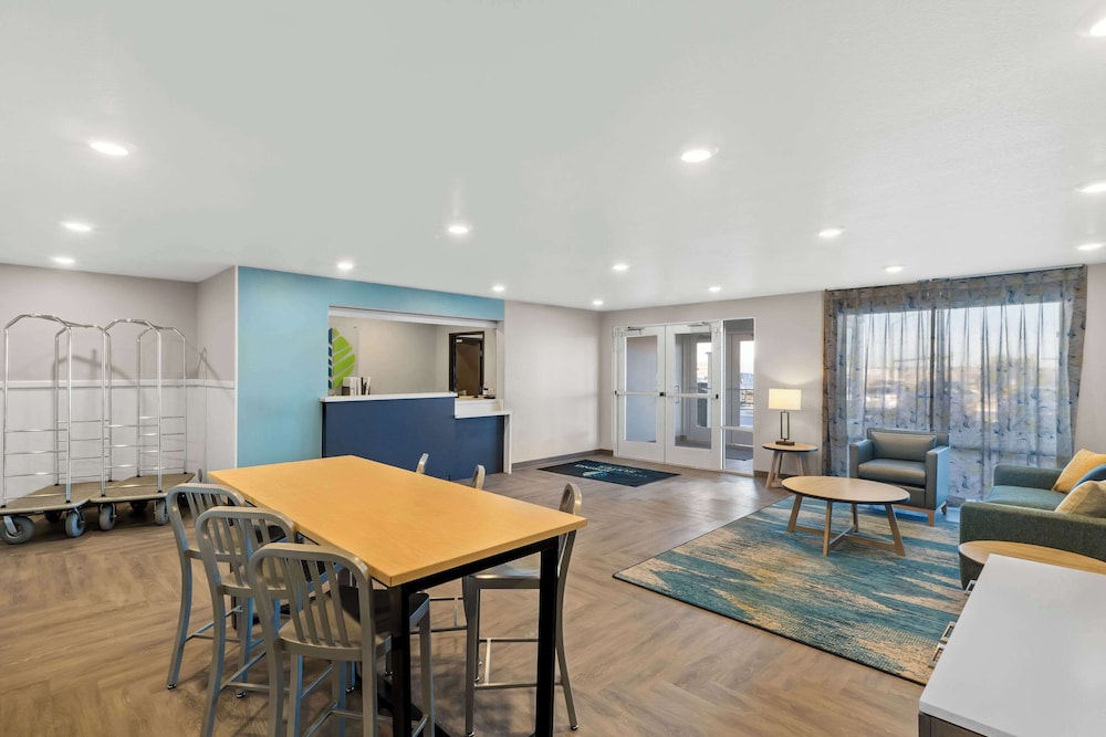 WoodSpring Suites Centennial - Denver Tech Center 52/64