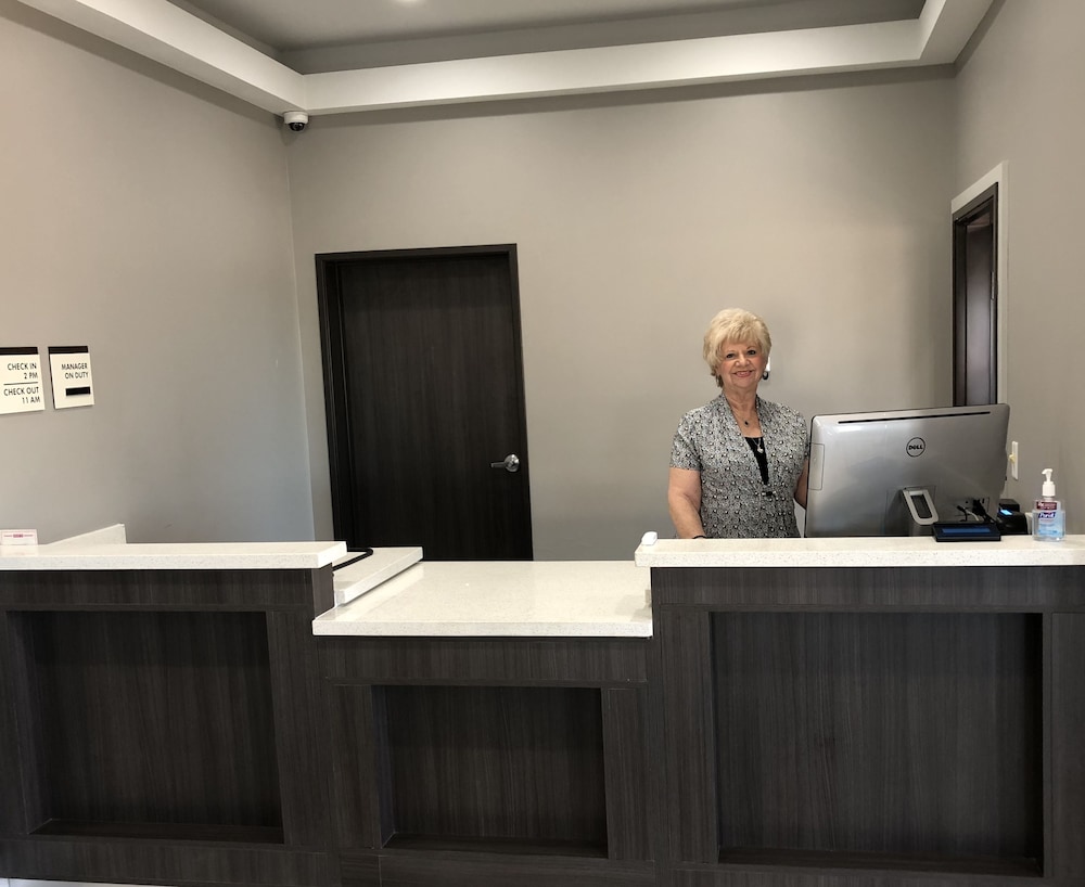 Hotel Glenpool 3/18