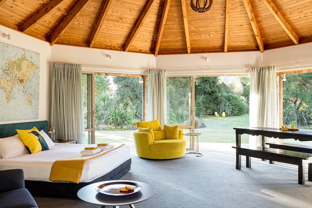 ABEL TASMAN LODGE 31/62