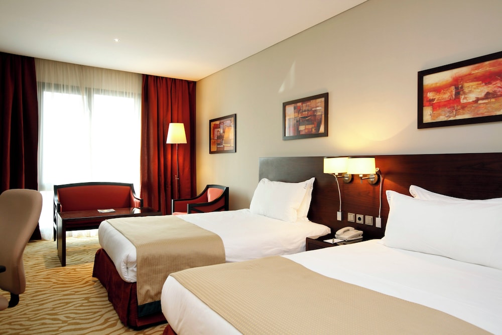 Suite, King Bed, City View, Holiday Inn Olaya 9/10