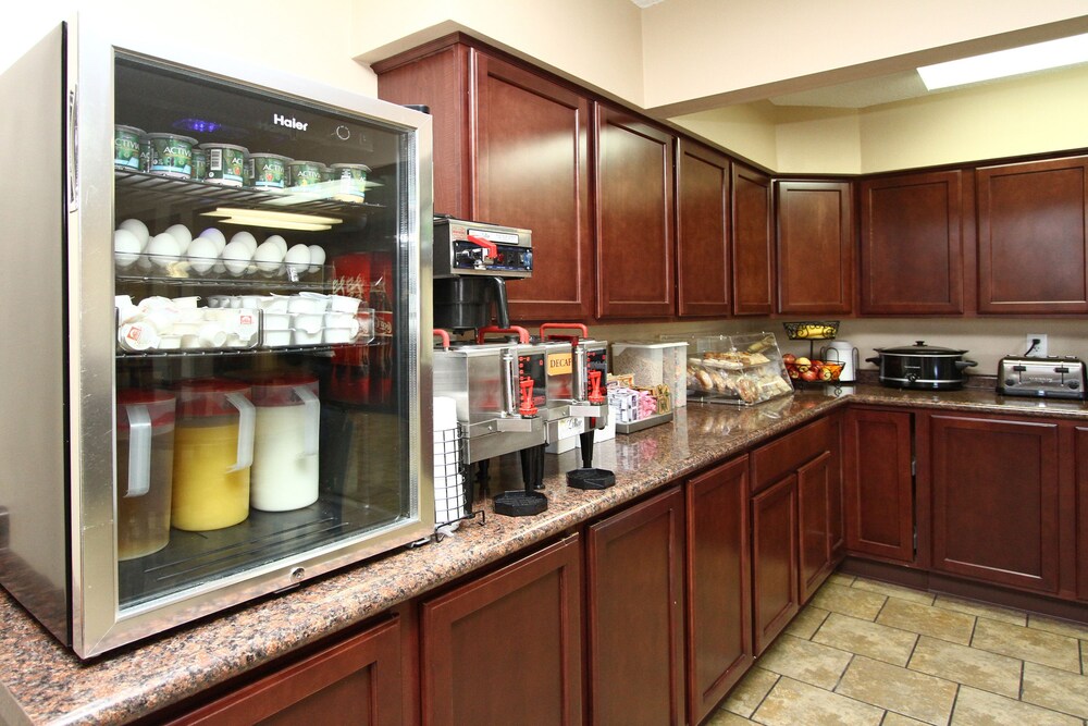 New Victorian Inn and Suites 37/43