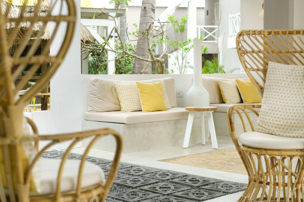 Tropical Attitude - Adults Only 34/72