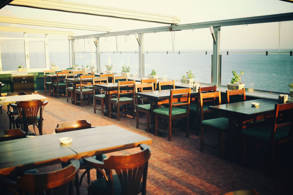 ZINOS HOTEL 24/37