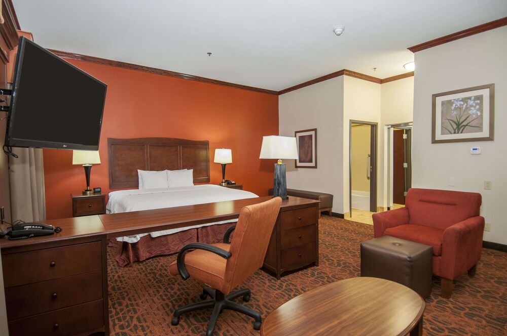 Hampton Inn And Suites Waxahachie 62/76