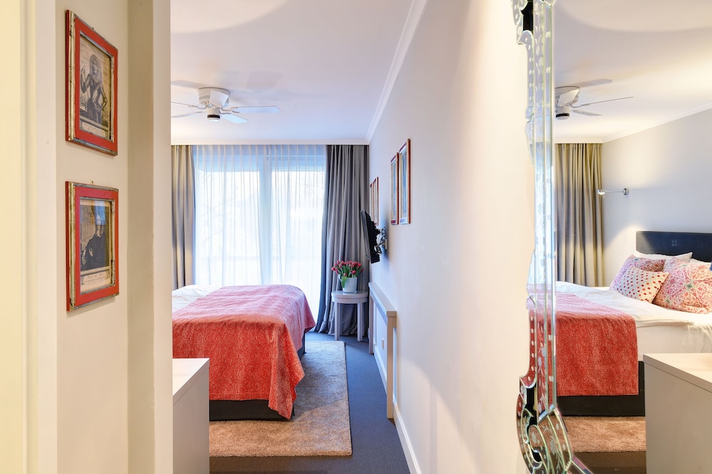 Admiral Hotel 22/33