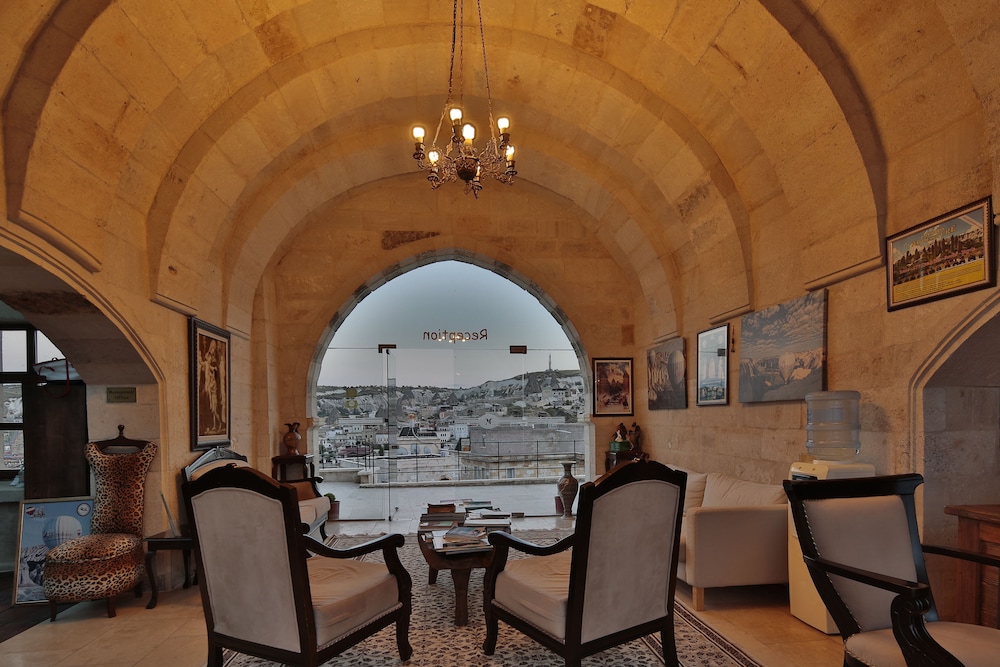 Doors Of Cappadocia 32/50