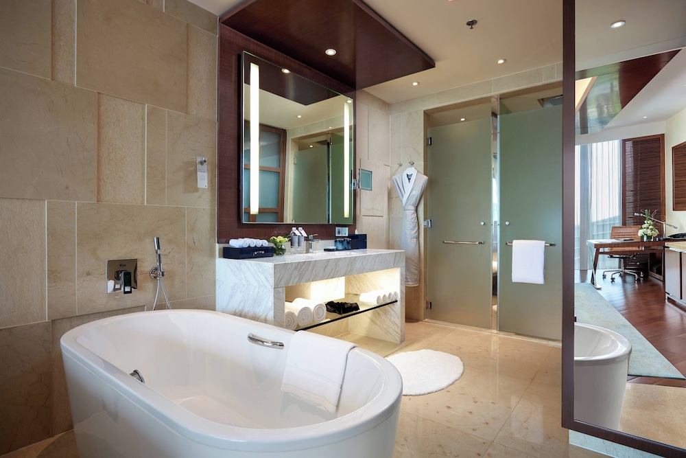 Executive, 2 Double Beds, Lake View, Balcony, Jw Marriott Hotel Hanoi 3/3
