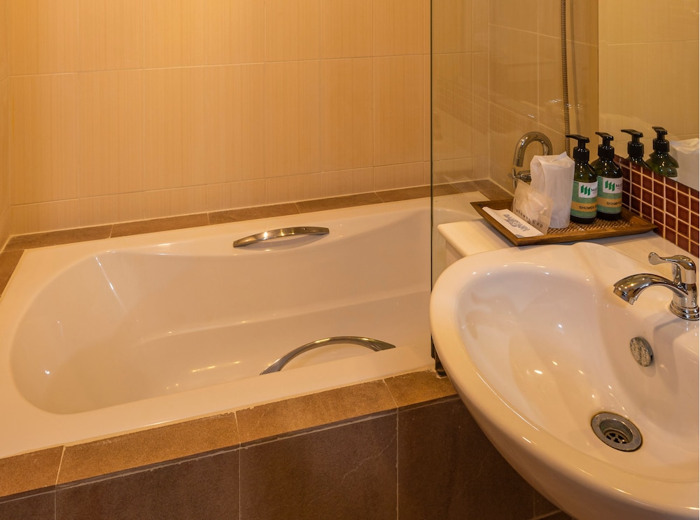 MALIN PATONG HOTEL 58/58