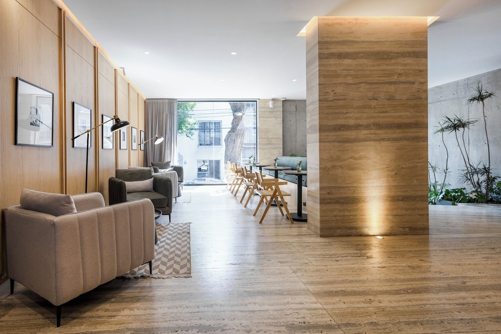 Vuestro Hotel Boutique 40/49