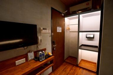 Room, No Window