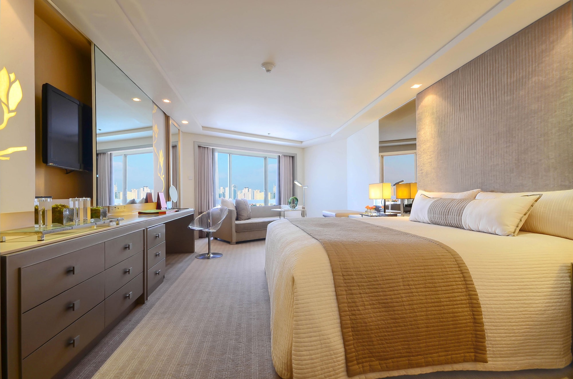 EXECUTIVE, DOUBLE OR TWIN BED