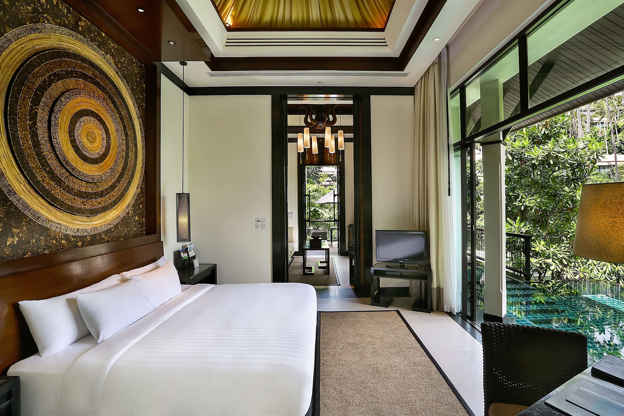 DELUXE POOL VILLA