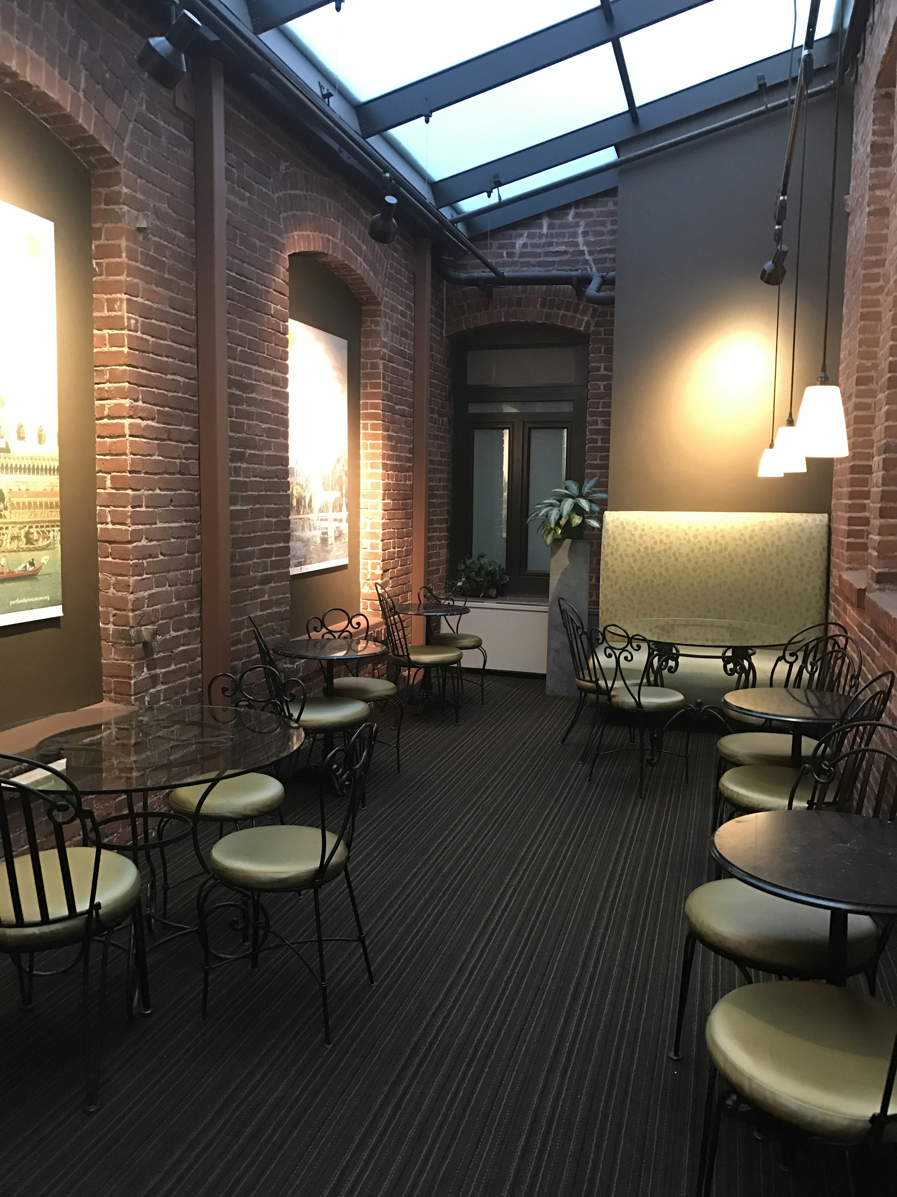 Mark Spencer Hotel 29/50