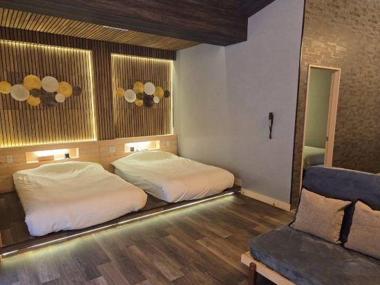 Semi Room, Standard, Semi Double Bed, City View, Annex, Corner