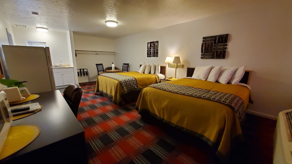 Motel West 10/44