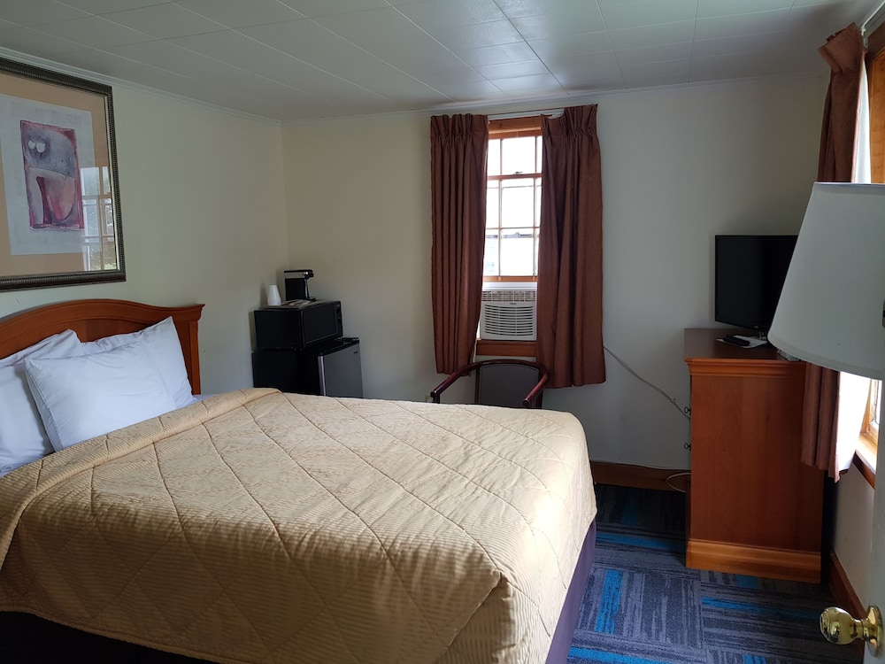 Franconia Notch Motel 3/38