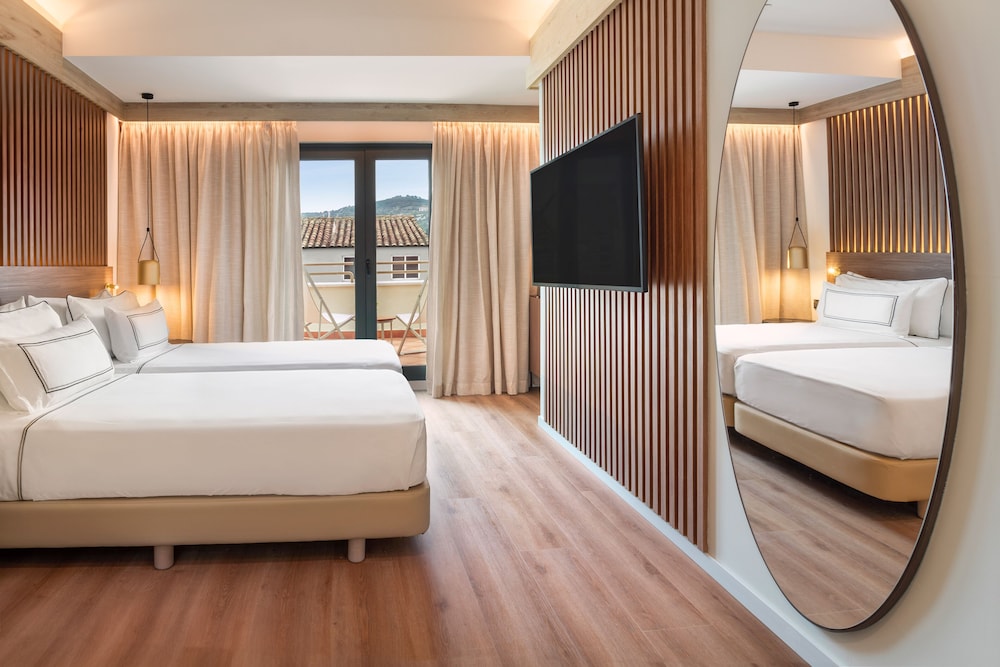 THE LEVEL, PREMIUM, TERRACE