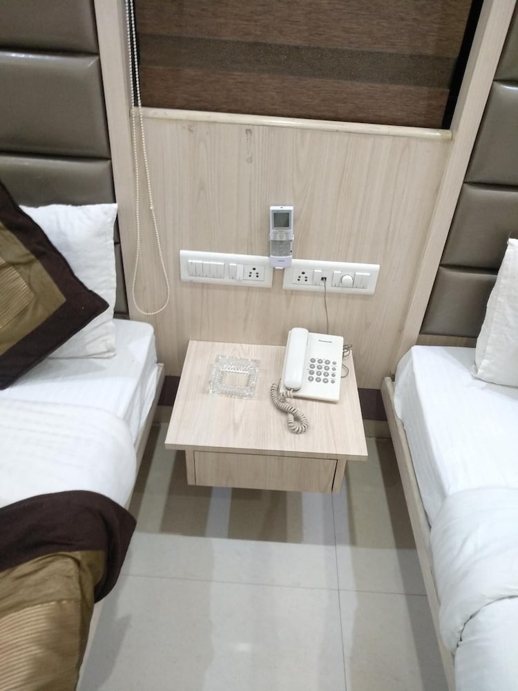 HOTEL ONE UP 26/69