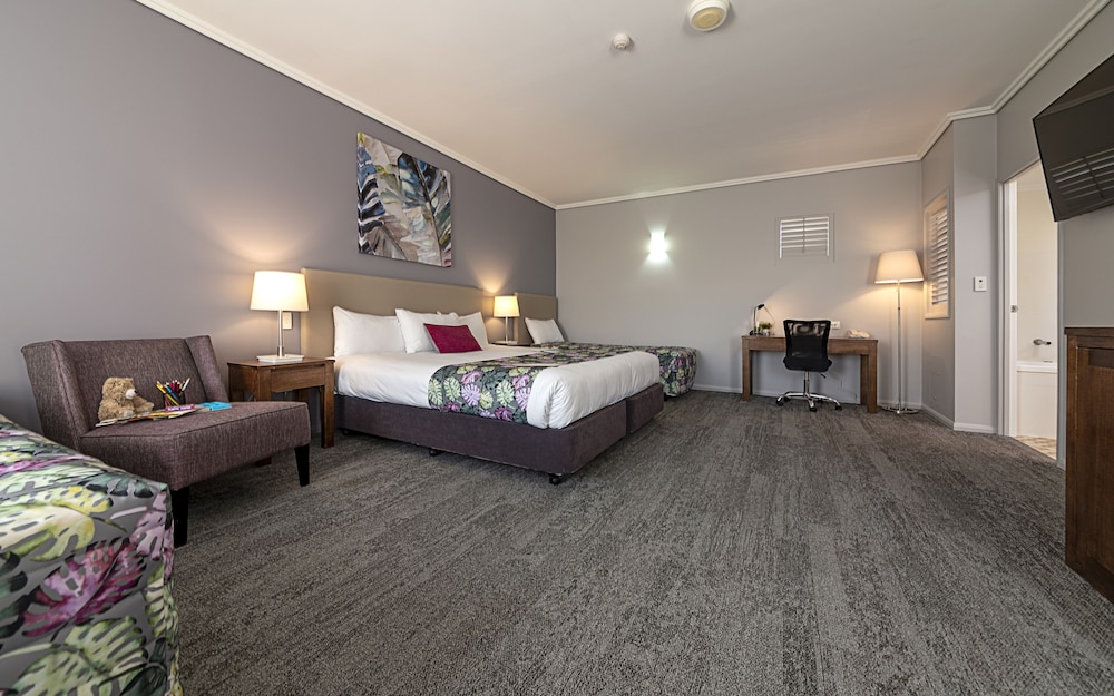 Spa, Family, Twin Beds, King Bed, Trundle Bed