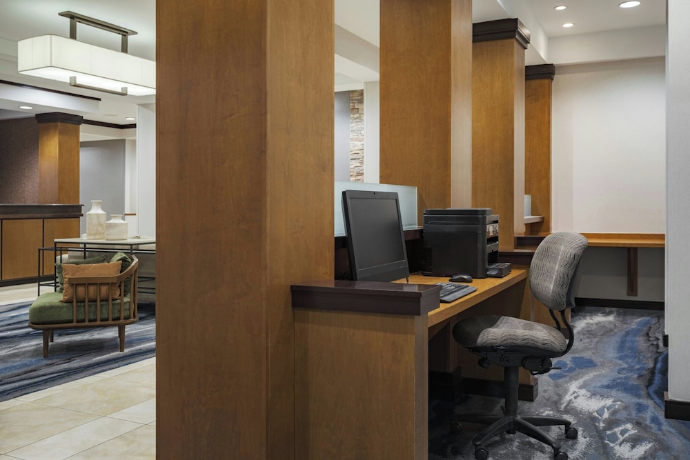 Fairfield Inn Suites By Marriott Louisville East 41/50