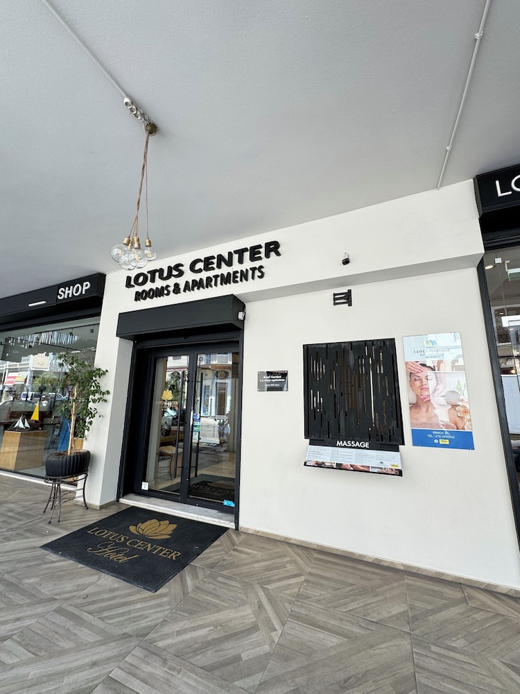 Lotus Center Apartments 5/50