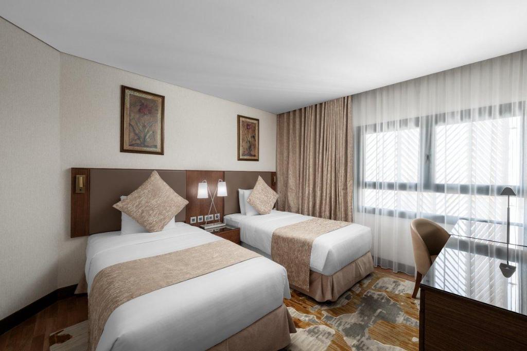 2 Bedrooms, City, Premier, Suite, 1 King and 2 Double Beds