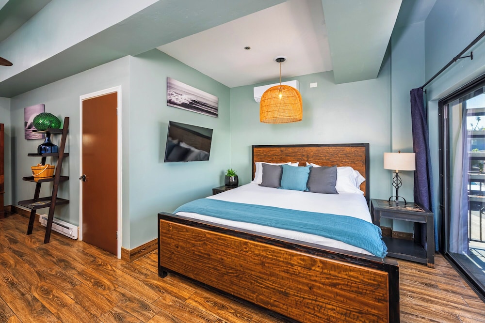 California, Suite, King Bed, Patio