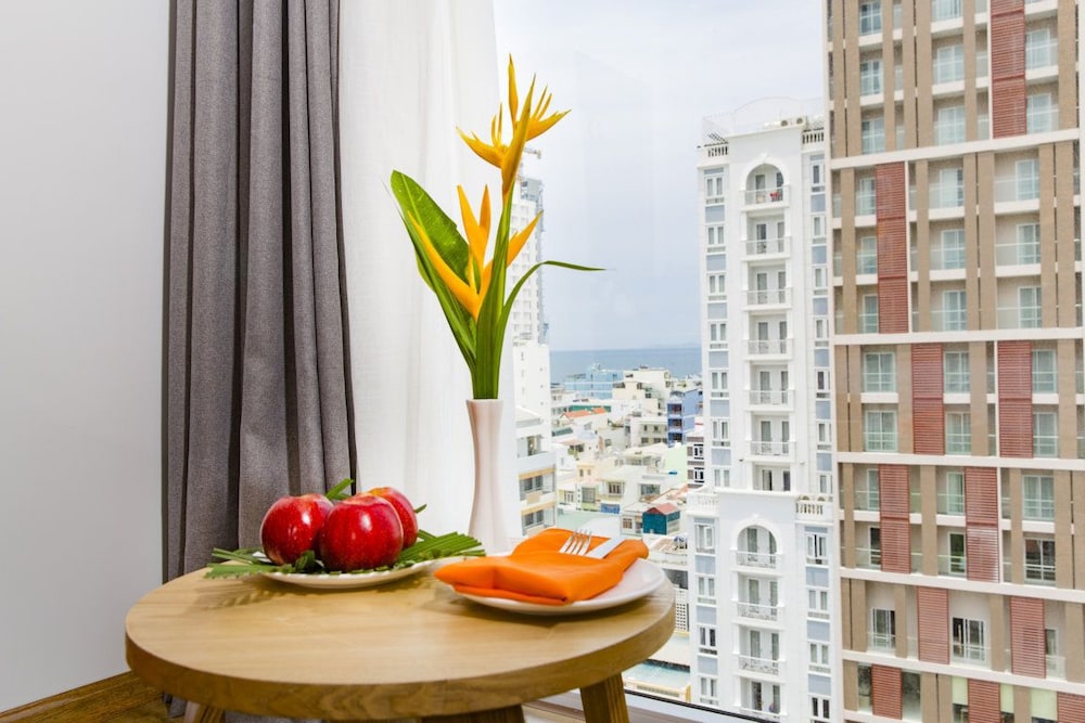Maple Leaf Hotel & Apartment 67/75