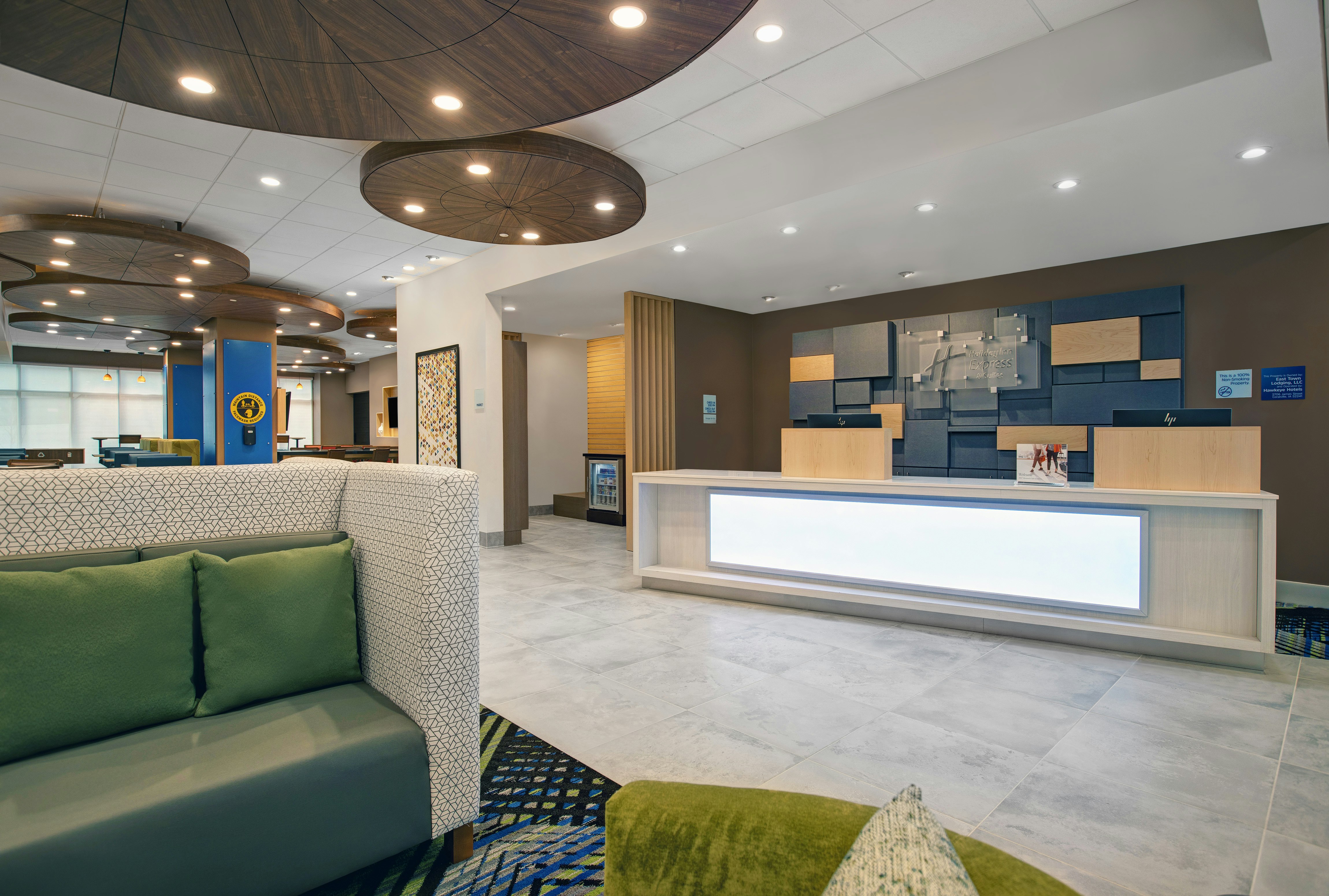 Holiday Inn Express Milwaukee Downtown 5/25