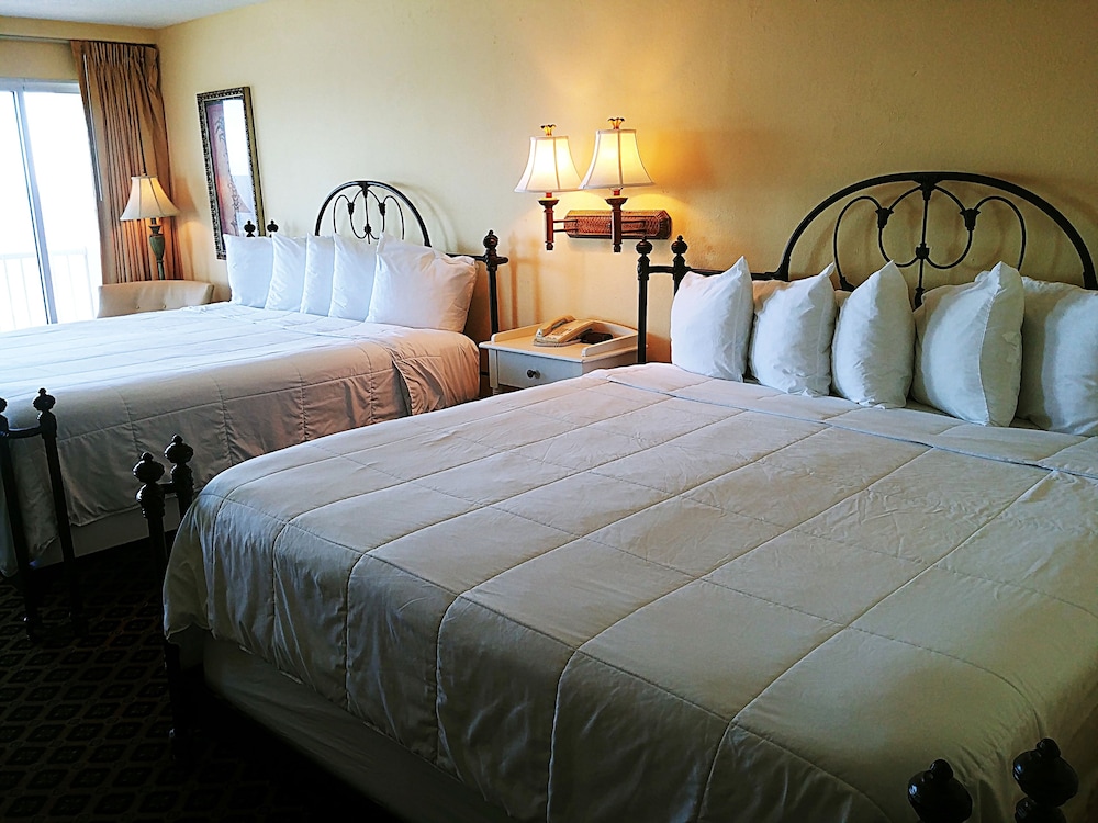 Emerald Shores Resort 25/79