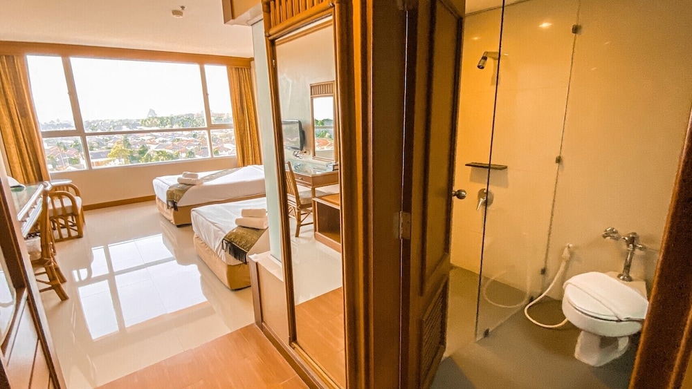 K Park Grand Hotel 25/76