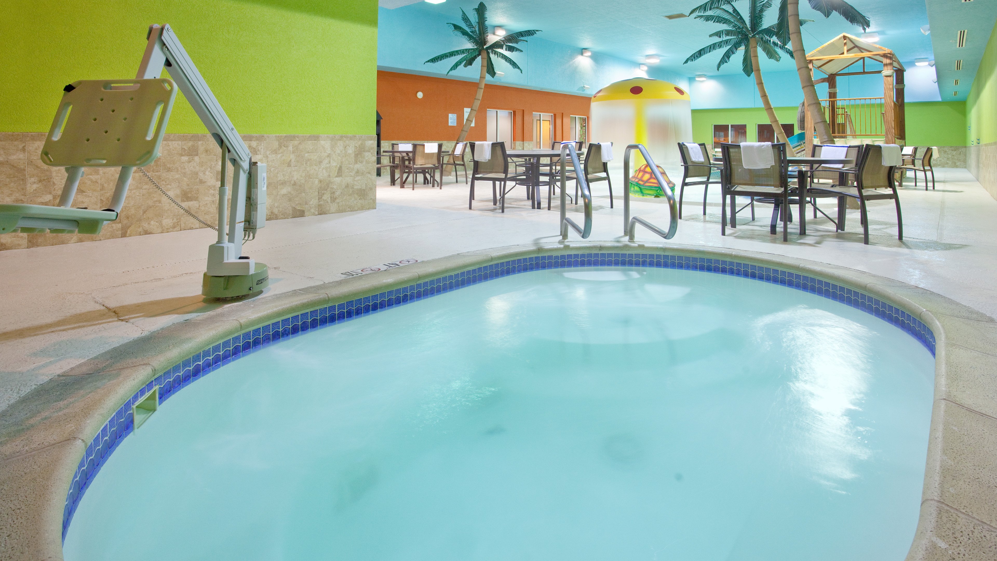 Holiday Inn Express Fremont 16/42