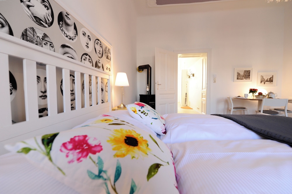 2 Bedrooms, Top, Superior, Apartment, King Bed, Sofa, Kitchen، Leuhusen Boutique Apartments 3/10