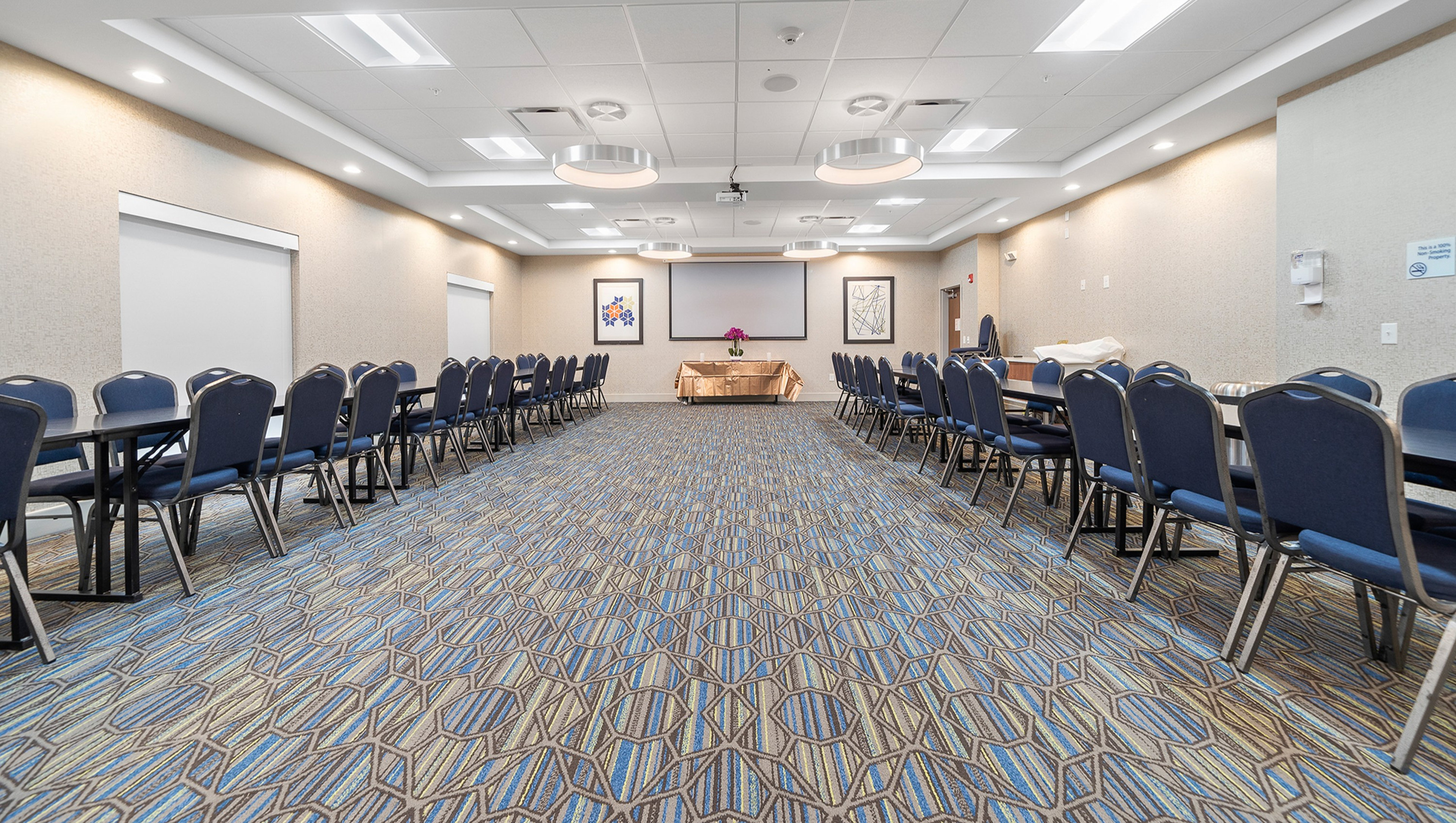 Holiday Inn Express Macon North 59/69