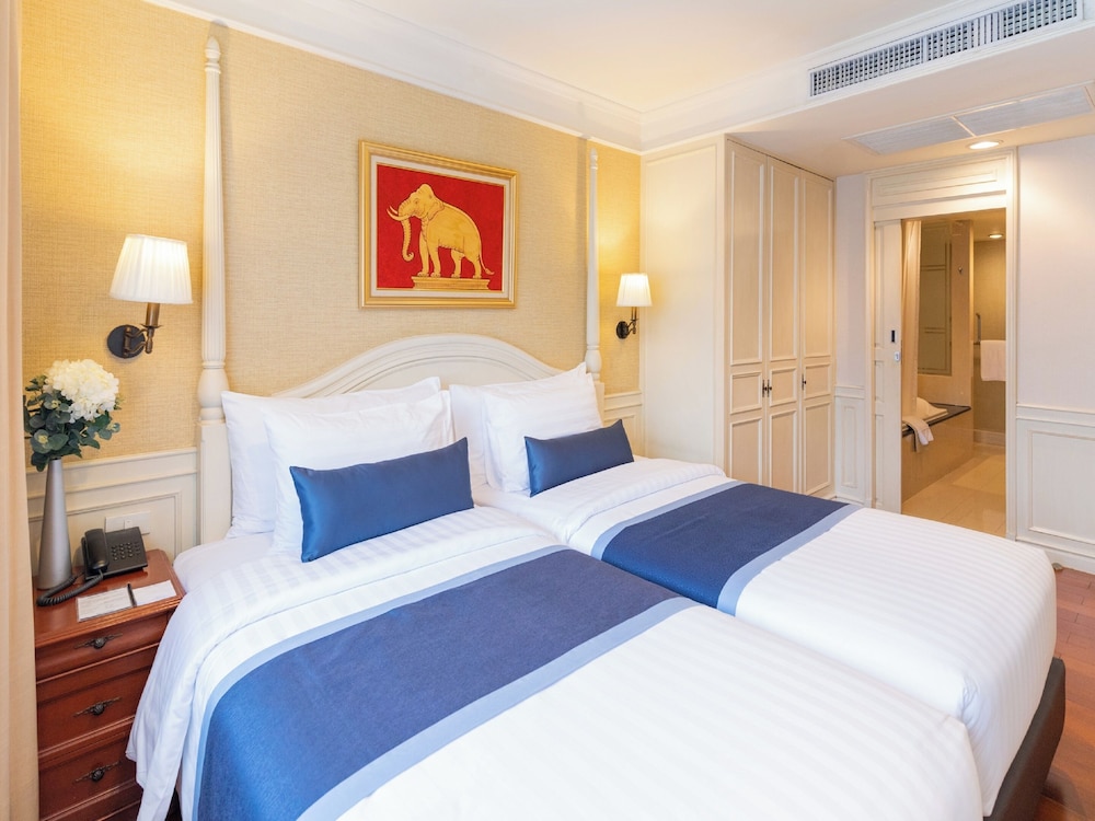 1 Bedroom Balcony Suite