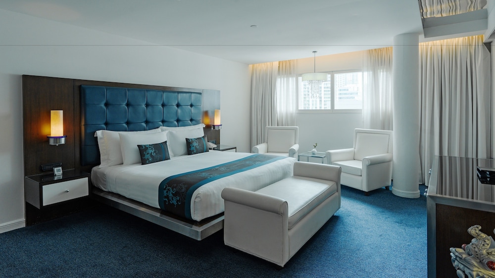 Night Hotel Bangkok (formerly Dream Hotel Bangkok) 19/81