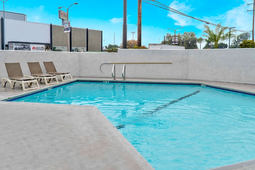Motel6 El Monte, CA - Los Angeles 50/59