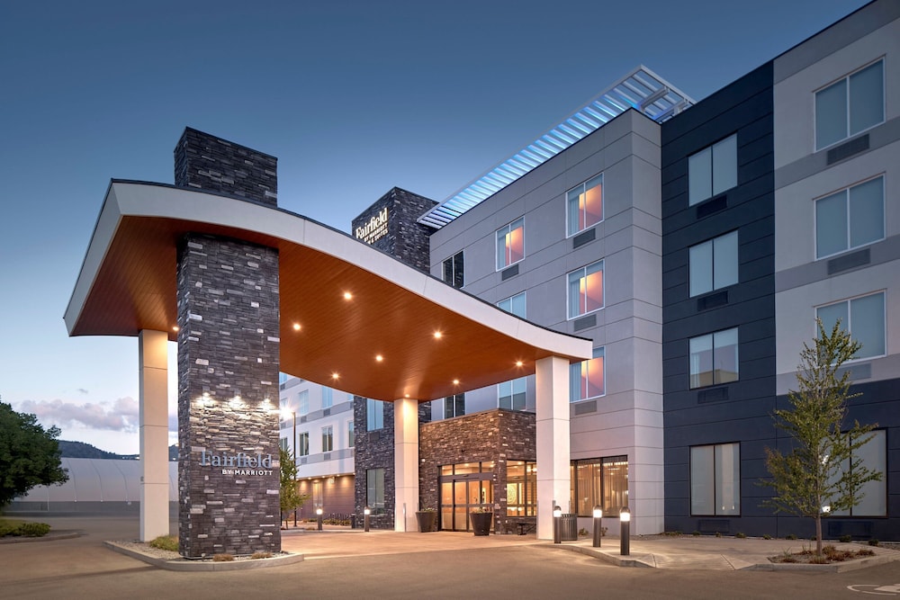 Fairfield Inn & Suites by Marriott Penticton 3/50