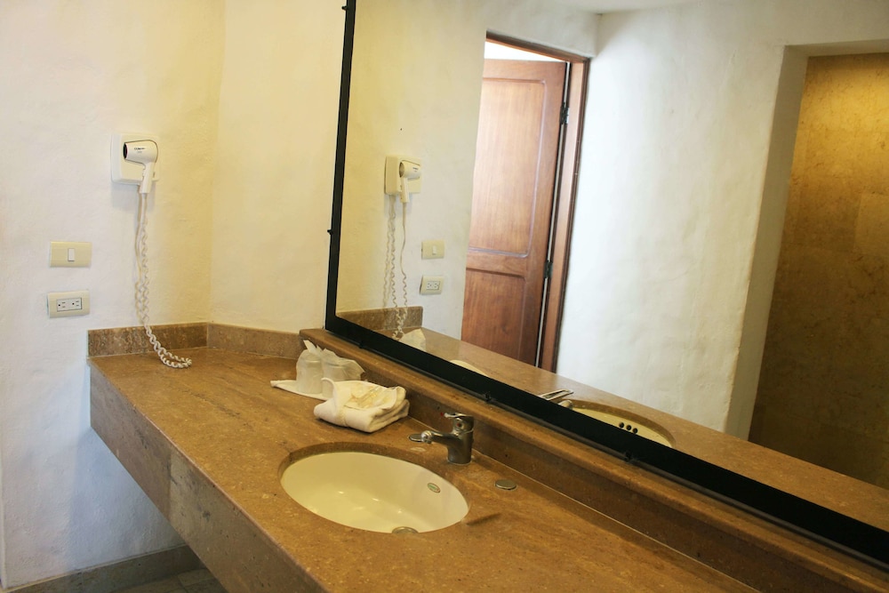 Quijote Inn Hotel 28/67