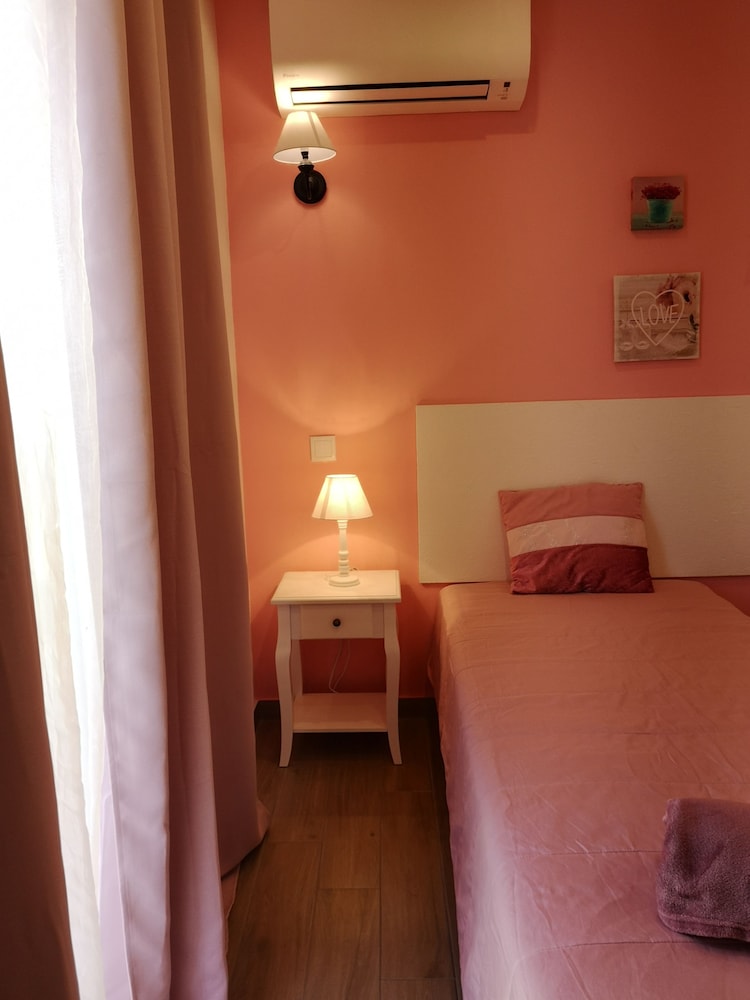 Sensations Guesthouse 17/50