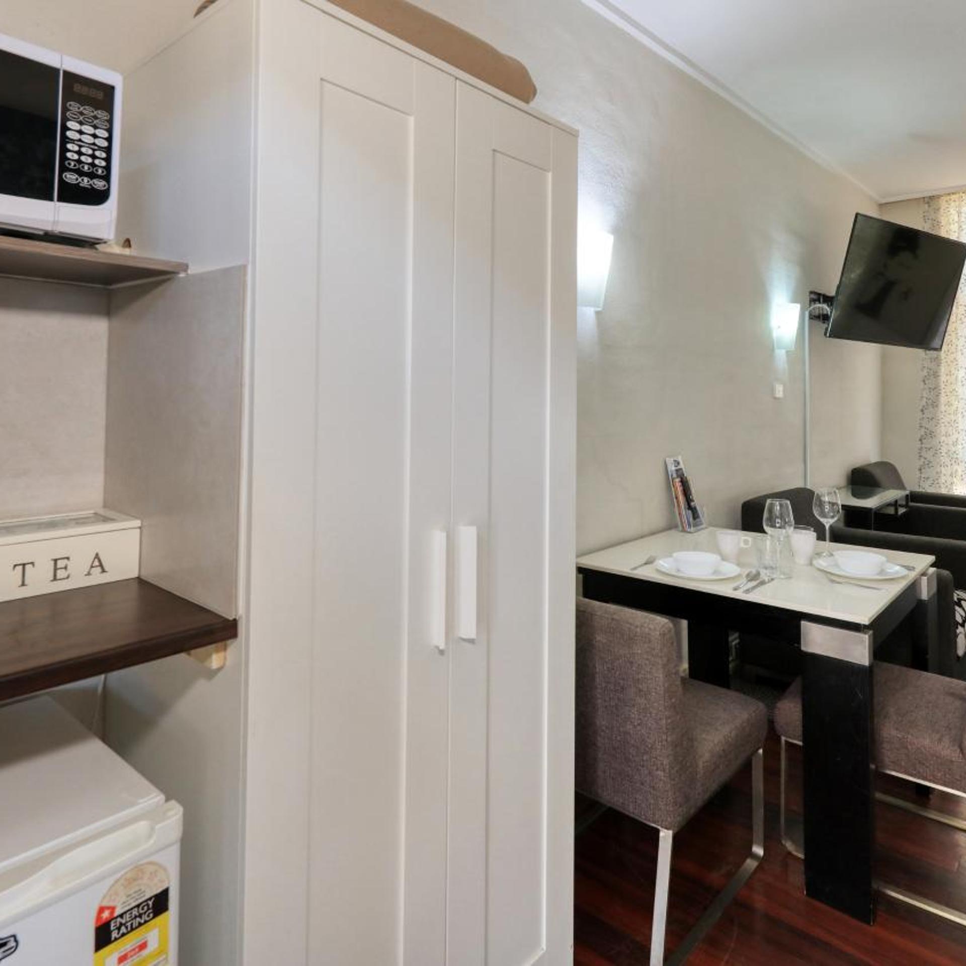 ROSE CITY MOTOR INN 36/39
