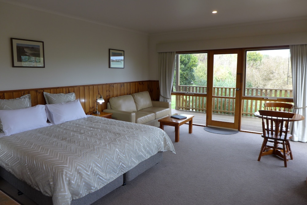 DAYSY HILL COUNTRY COTTAGES 18/50