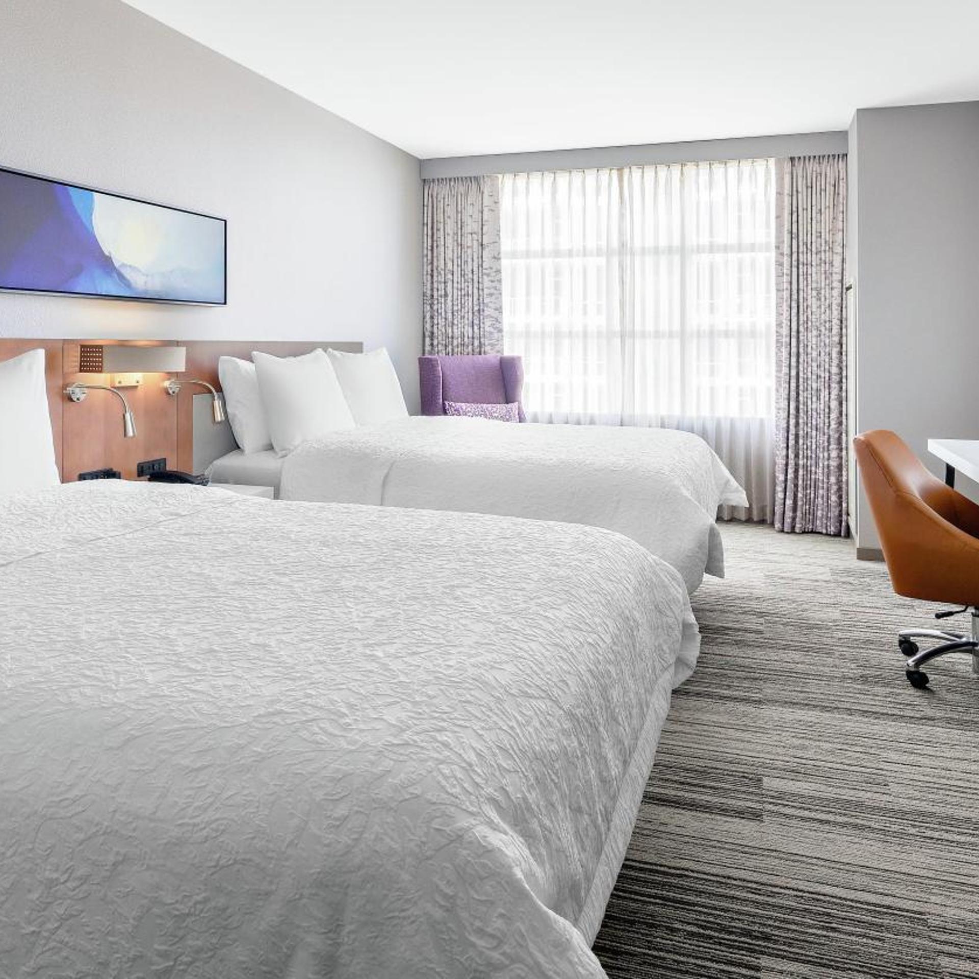 Room, 2 Queen Beds, Partial Lake View