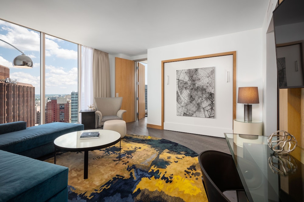 The Windsor Suites 35/44
