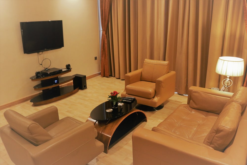 Elite Crystal Hotel 48/75