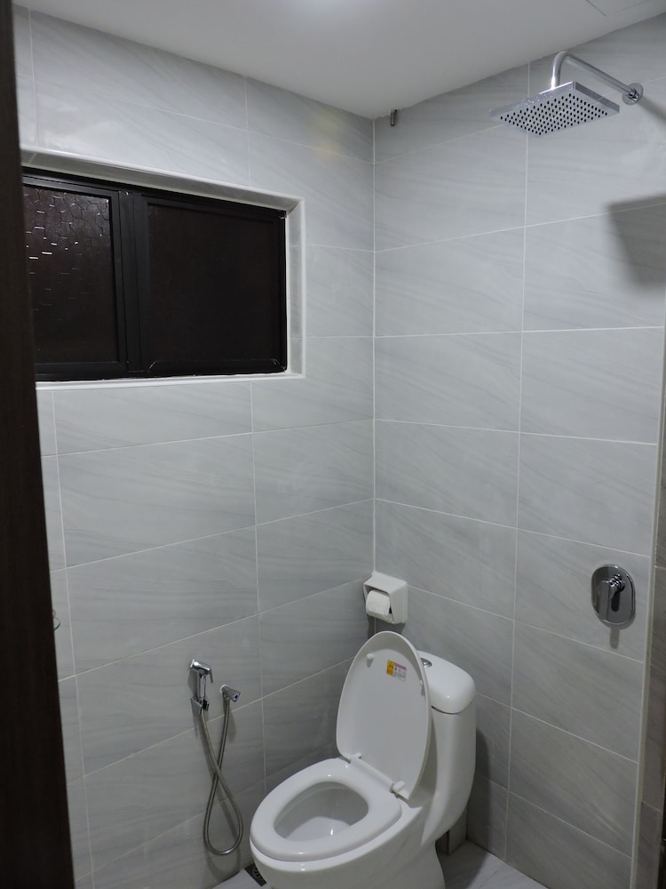 Merlin Hotel 13/38